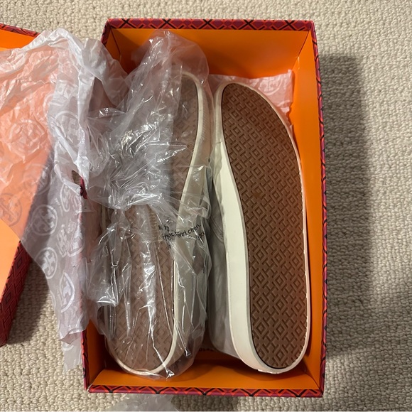Brand new Tory Burch slip-on sneaker in dust storm - Picture 4 of 5